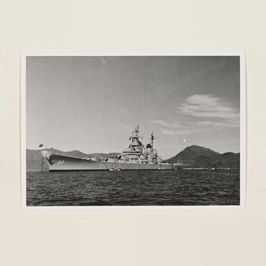 1953年美国战列舰「新泽西号」靠泊在将军澳